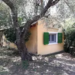 House In The Olive Garden Lejlighed *