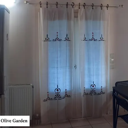 House In The Olive Garden شقة *