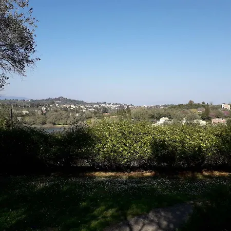 House In The Olive Garden شقة