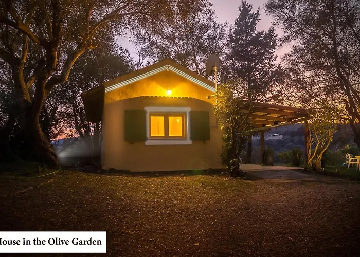 House In The Olive Garden Apartmán