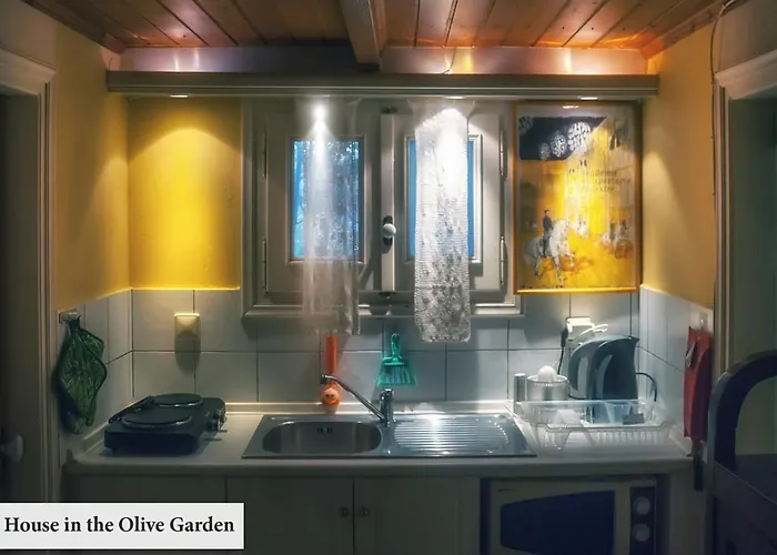 House In The Olive Garden Apartmán