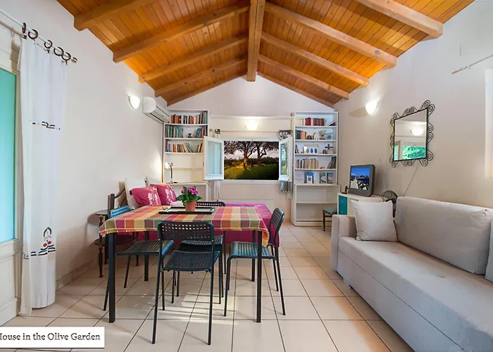 House In The Olive Garden * Ágios Ioánnis