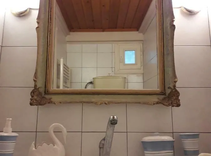 House In The Olive Garden Apartmán