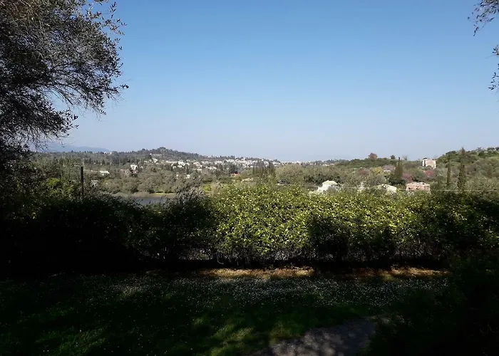 House In The Olive Garden Apartmán
