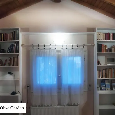 House In The Olive Garden * Ágios Ioánnis